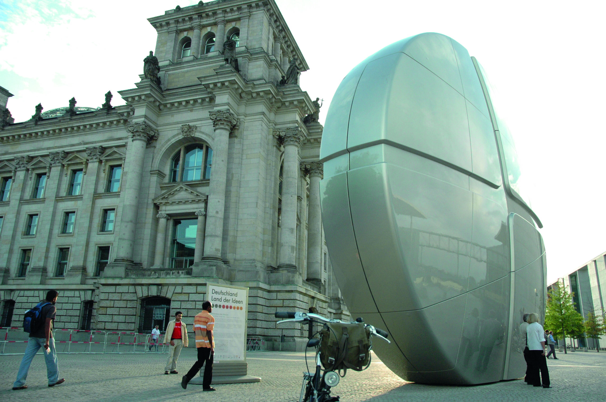 Reichstag mit Tablette